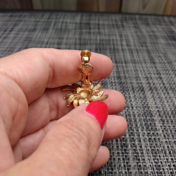 Vintage Coro Earrings Gold Tone Flower Starburst 1960s Pat 280951 - Picture 4 of 6